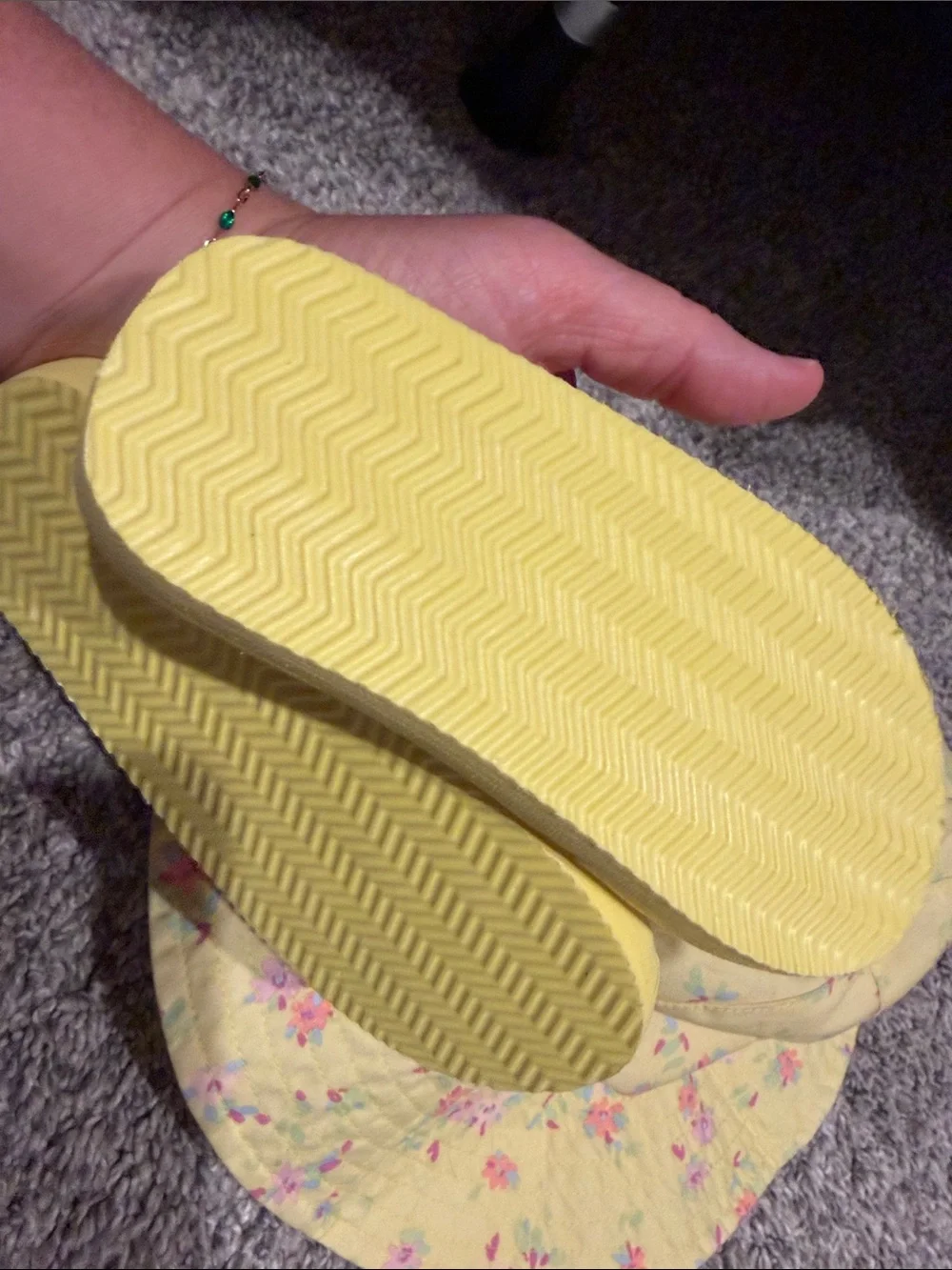 OshKosh B'gosh Yellow Floral Hat and Flip Flop Set 2t hat/7/8 shoes - new!